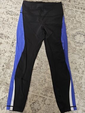 Lululemon Black and Blue Colorblock Capri Leggings
